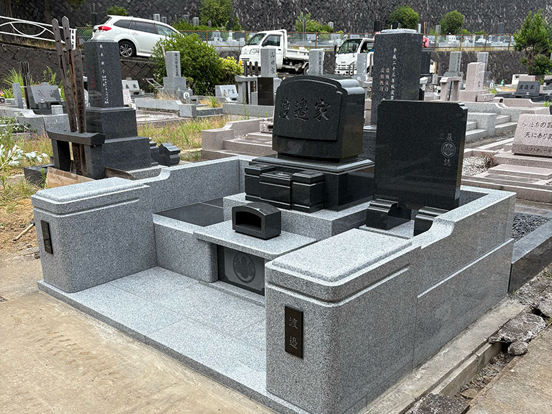 河口湖霊園「渡邉家」の施工事例